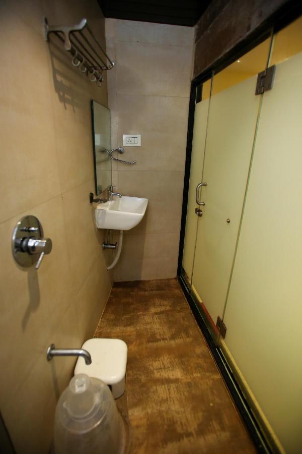 Garden Creek Residency - Near To Mumbai International Airport Hotel Exterior photo